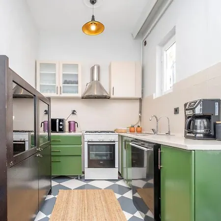 0066 - Historical Flat, Beyoglu *